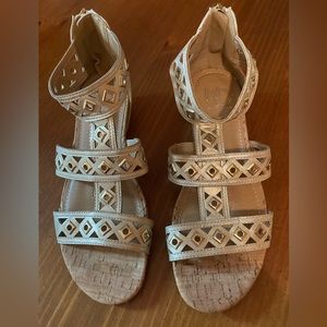 5 and a half medium women’s gold sandals (New Directions) with zippers in back